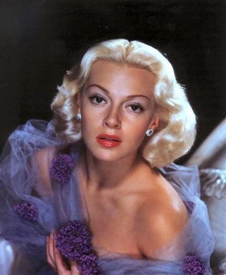 Lana Turner Owns 698 Pairs of Shoes, Is a Perfectionist in the Fitting