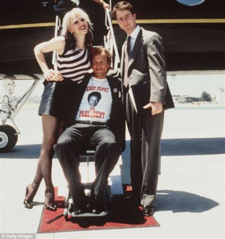 Larry Flynt (American Hero) produces Donald Tramp. parody. Sending