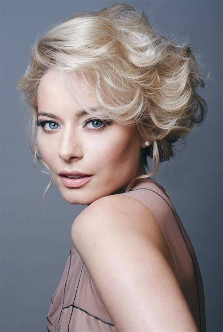 Laura Cosoi IMDb