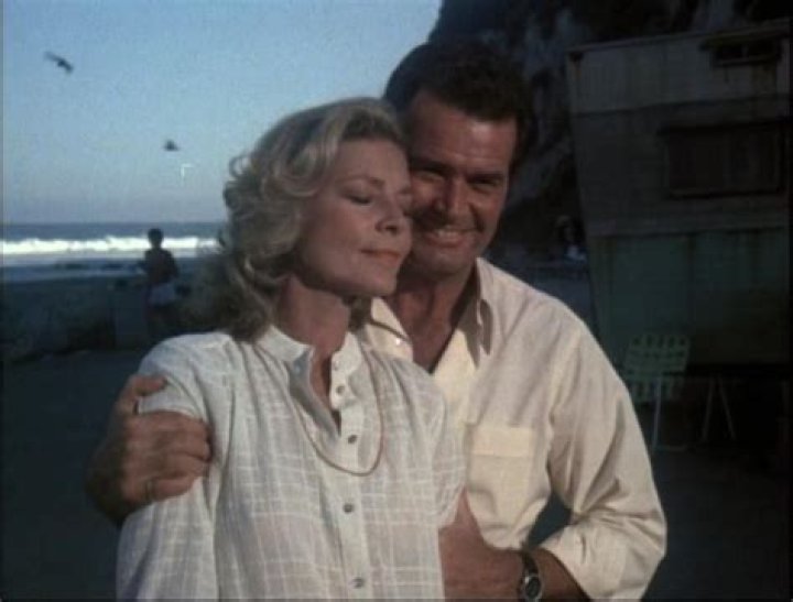 Lauren Becall and James Garner. James garner, Movie stars, James gardner