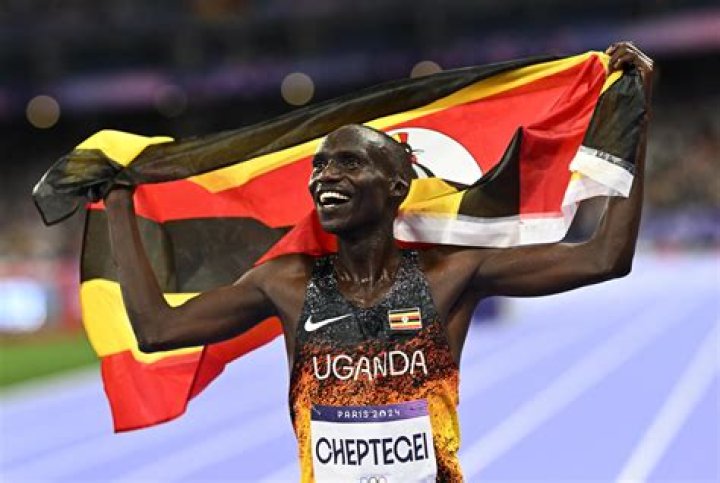 &ldquo;Mọt s&aacute;ch&rdquo; Joshua Cheptegei tham vọng x&ocirc; đổ kỷ lục thế giới 10.000m của