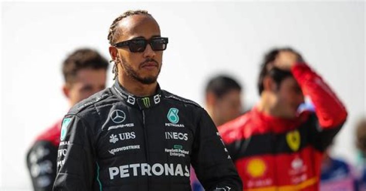 Lewis Hamilton changing his name to include mother's surname