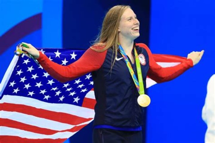 Lilly King earns 1st place in 200m breaststroke semifinals at Olympic