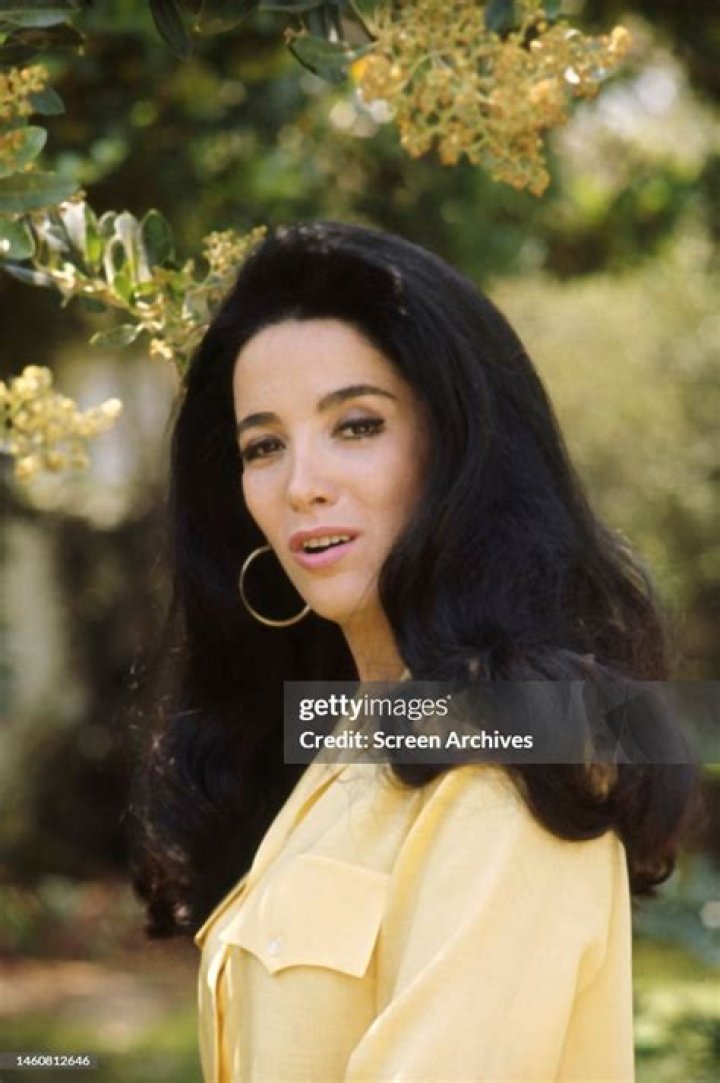 Linda Cristal (Actress) Complete Wiki Family Age Photos