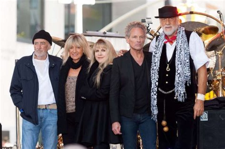 Lindsey Buckingham Says Mick Fleetwood Wants Him Back In Fleetwood Mac