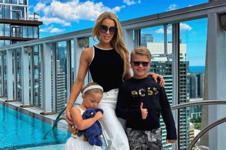 Lisa Hochstein and Her Kids Have a Pizza Party in Aspen The Daily Dish