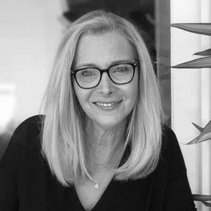Lisa Kudrow Bio, Age, Nationality, Net Worth, Facts, Married
