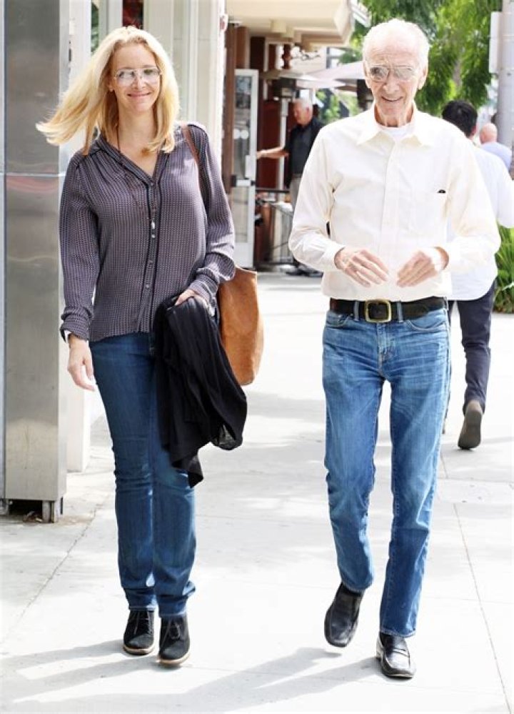 LISA KUDROW Out With Her Dad in Beverly Hills 10/28/2015 HawtCelebs