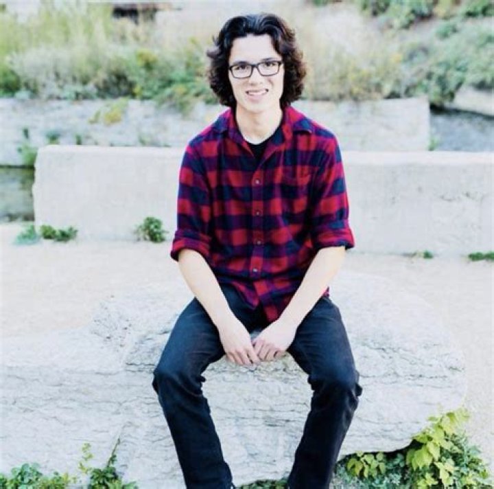 Lofe's Profile, Net Worth, Age, Height, Relationships, FAQs