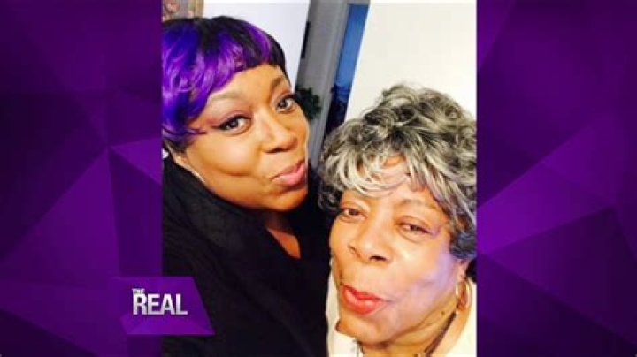 Loni Sends an Emotional Thank You to Her Mama YouTube