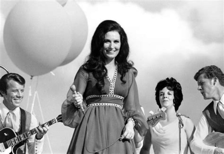 Loretta Lynn's Husband Inside Her Marriage to Oliver Lynn