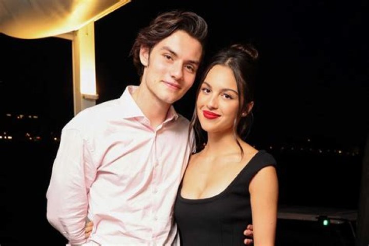 Louis Partridge & His Girlfriend Were Friends before Dating Fans