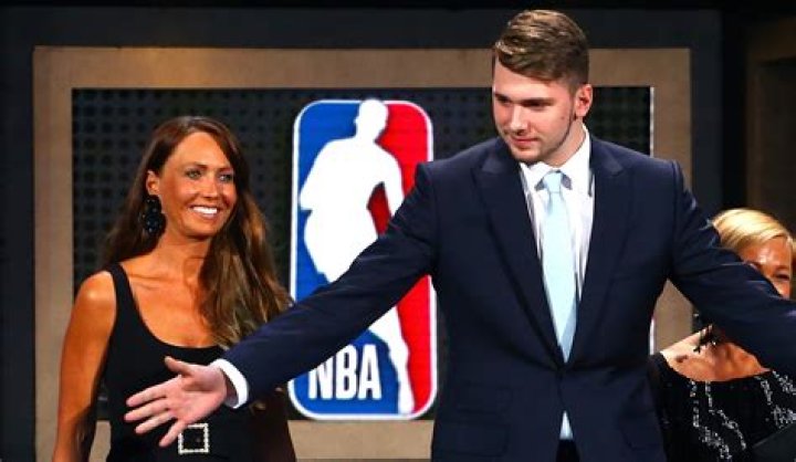 Luka Doncic&rsquo;s Hot Mom Stole The Show at the 2018 NBA Draft
