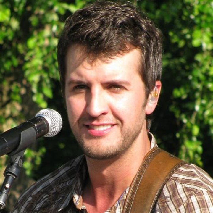 Luke Bryan Bio, Net Worth, Height, Facts Dead or Alive?