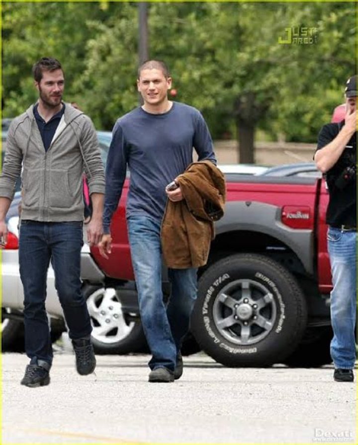 Luke Macfarlane And Wentworth Miller Wentworth Miller Photo My XXX