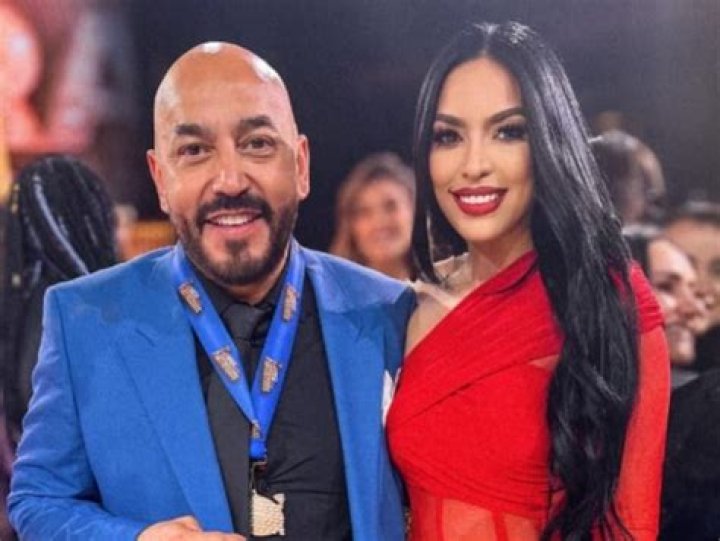 Lupillo Rivera olvida a Belinda y su nueva novia Giselle Soto le