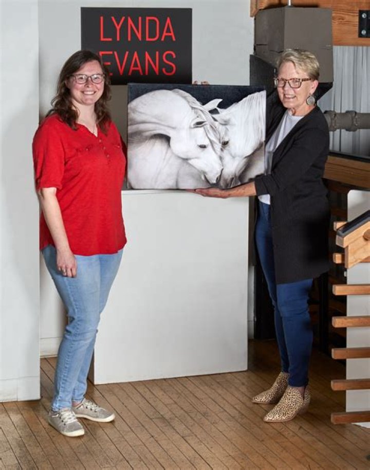Lynda Evans [Profiles] &bull; Instagram, Twitter, TikTok Foller