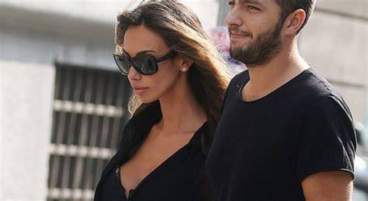 Madalina Ghenea, passeggiata col fidanzato Matei Stratan Patrimonio da