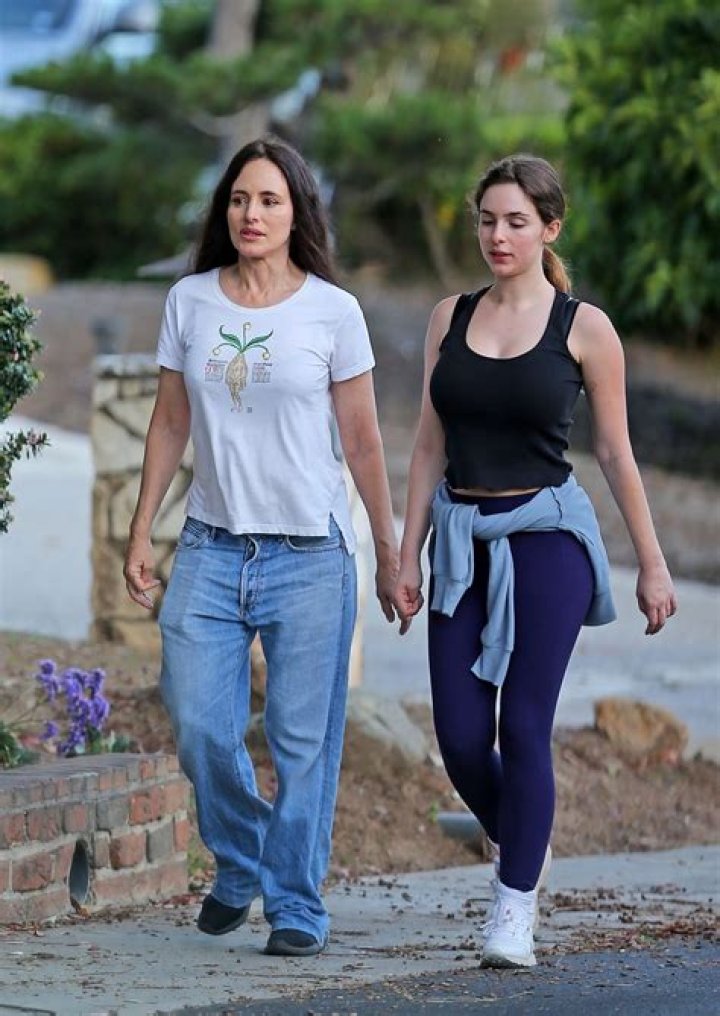 Madeleine Stowe Braless