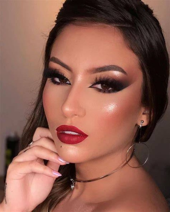 makeup reference Mulher barbada, Ideias de maquiagem, Mulher
