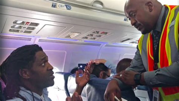 Man kicked off Delta flight for using the bathroom Daily Mail Online