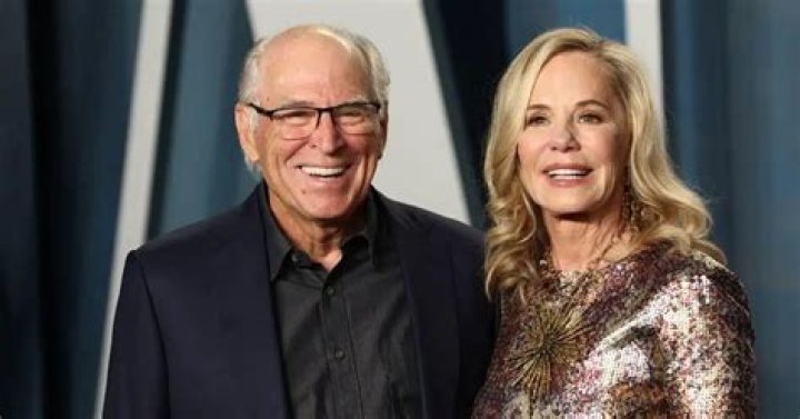 Margie Washichek (Jimmy Buffett&rsquo;s exwife) Bio, Age, Family, and Net Worth