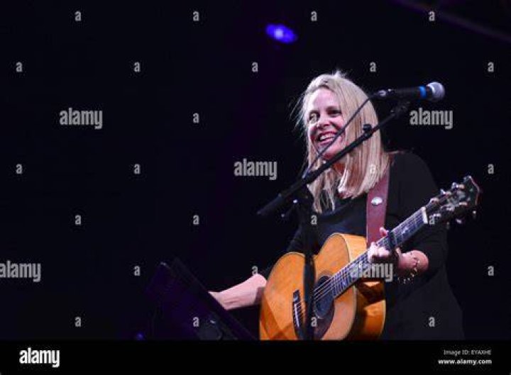 Mary Chapin Carpenter Performing At Infinity Hall In Hartford