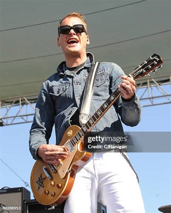 Matt Skiba of Alkaline Trio &mdash; Net worth 3 Million Matt skiba, Blink