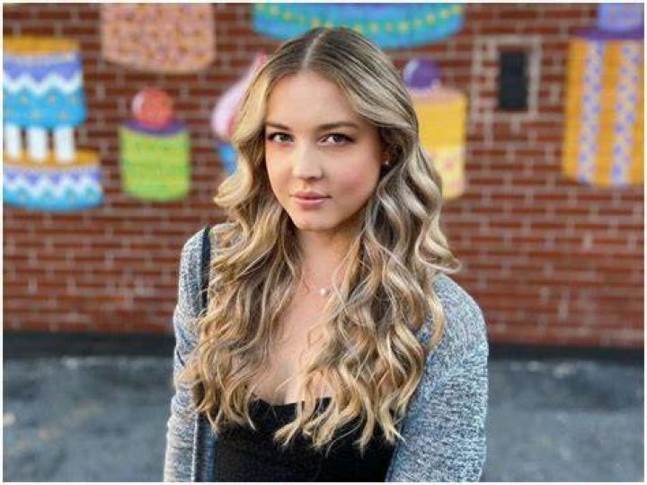 Maya Henry 【Biography】Age, Net Worth, Height, In Relation, Nationality