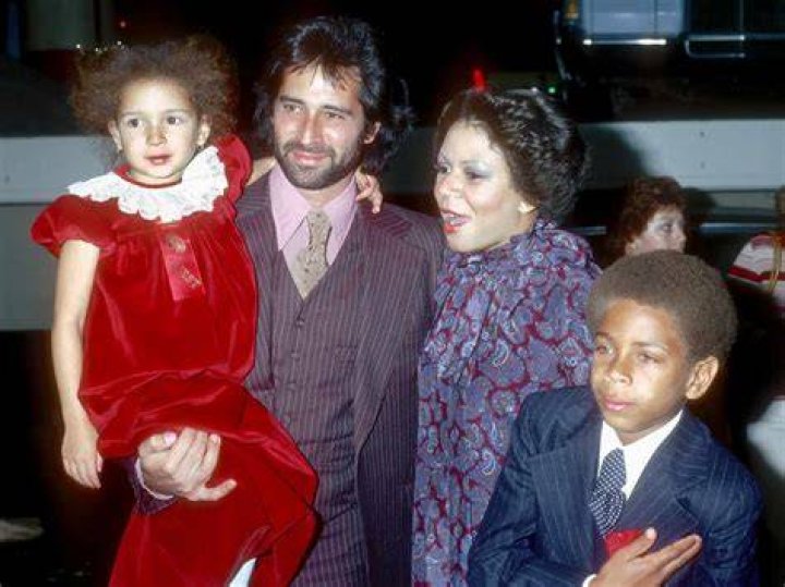 Maya Rudolph with children at the event SPLASH