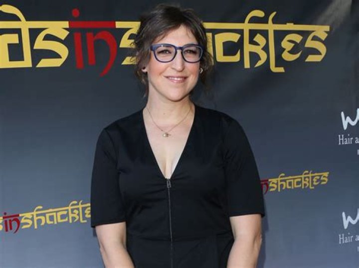 Mayim Bialik Doesn't Want to Show Off Her Body 'Imperfections'