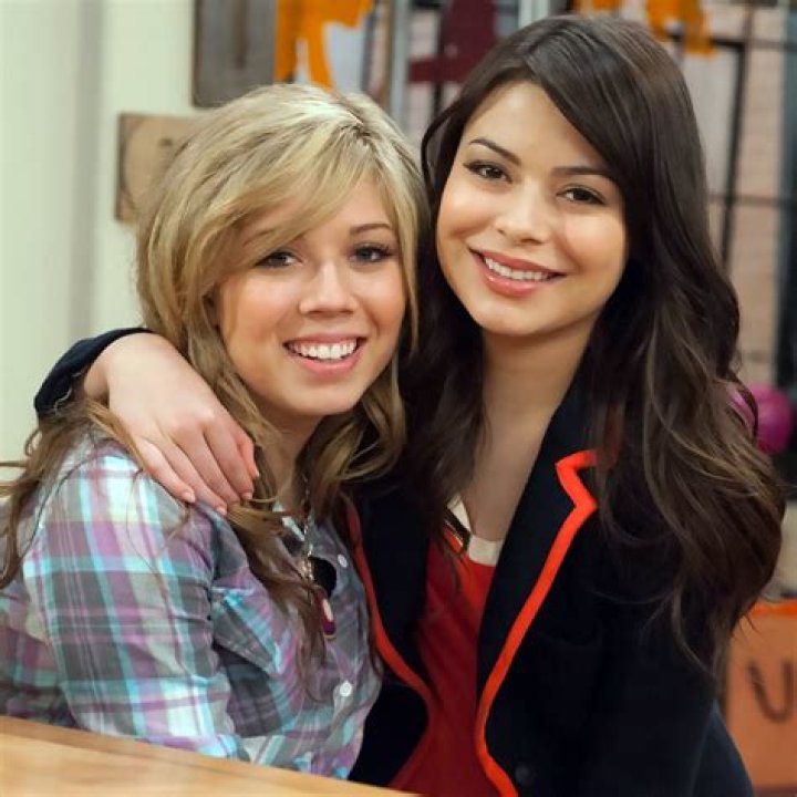 McCurdy, iCarly & Sam and Cat from Stars Playing Onscreen