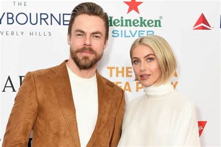 Meet Derek and Julianne Hough&rsquo;s Three Lookalike Sisters