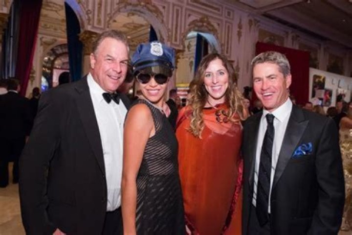 Meet Joel Glazer Wife Angela Glazer (Bio, Wiki)