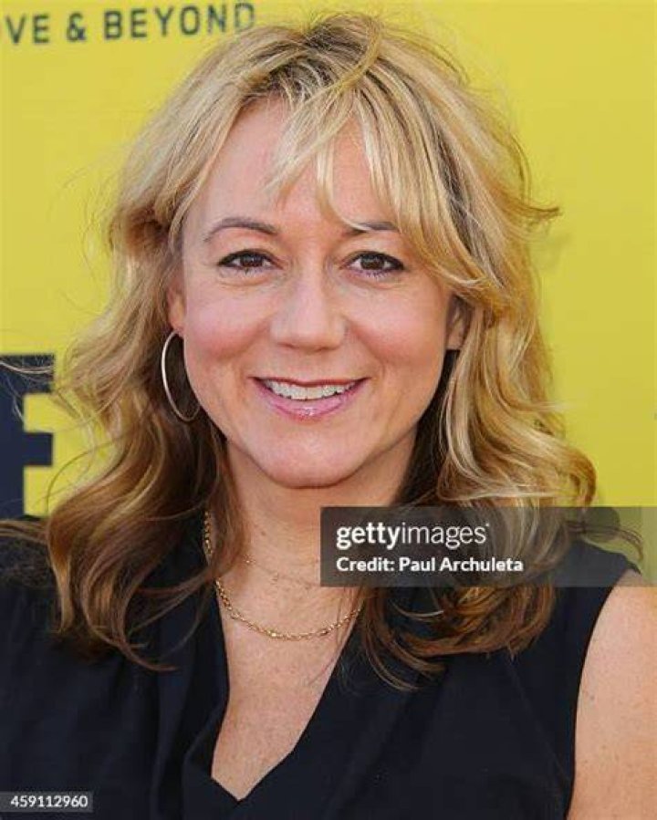Megyn Price American Actress very hot and sexy pics Free Wallpapers