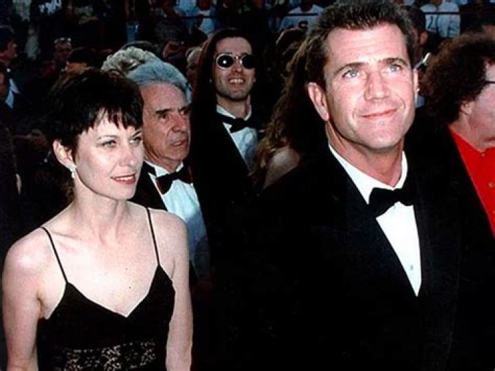 Mel Gibson exwife Robyn Moore Lists Malibu Pad