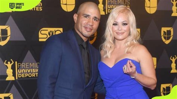 Miguel Cotto is Married to Wife Melissa Guzman. Kids.