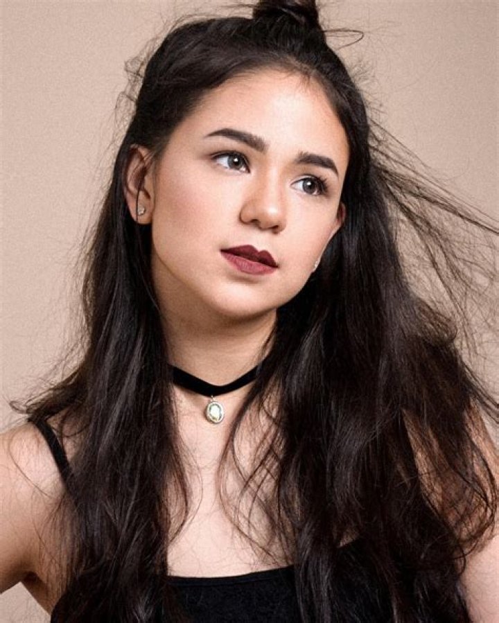 MIKEE QUINTOS' VLOG A HIT WITH HER FANS/ NEW SONG 'NGAYON' HAS