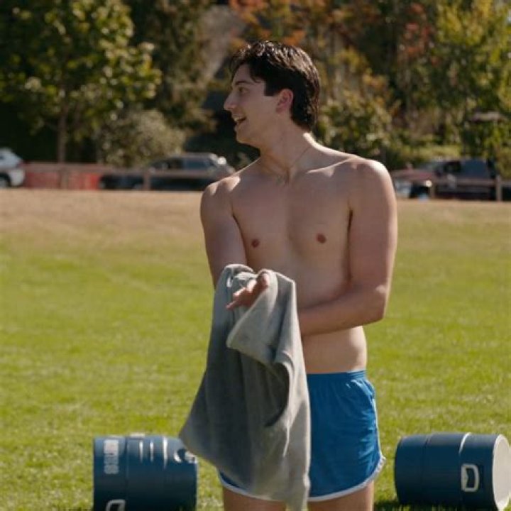 Milo Manheim Shirtless / Milo Manheim Photos News Videos And Gallery