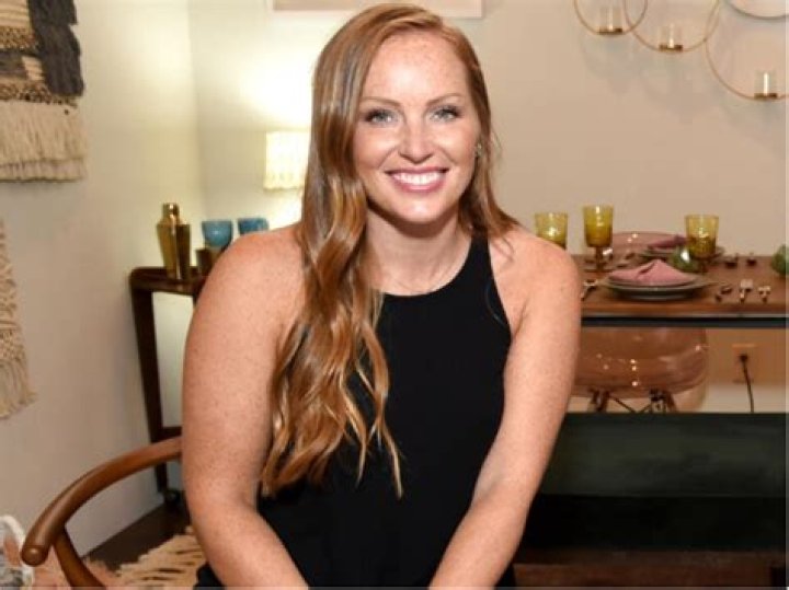Mina Starsiak Bio, Net Worth, Good Bones Star, Married, Husband