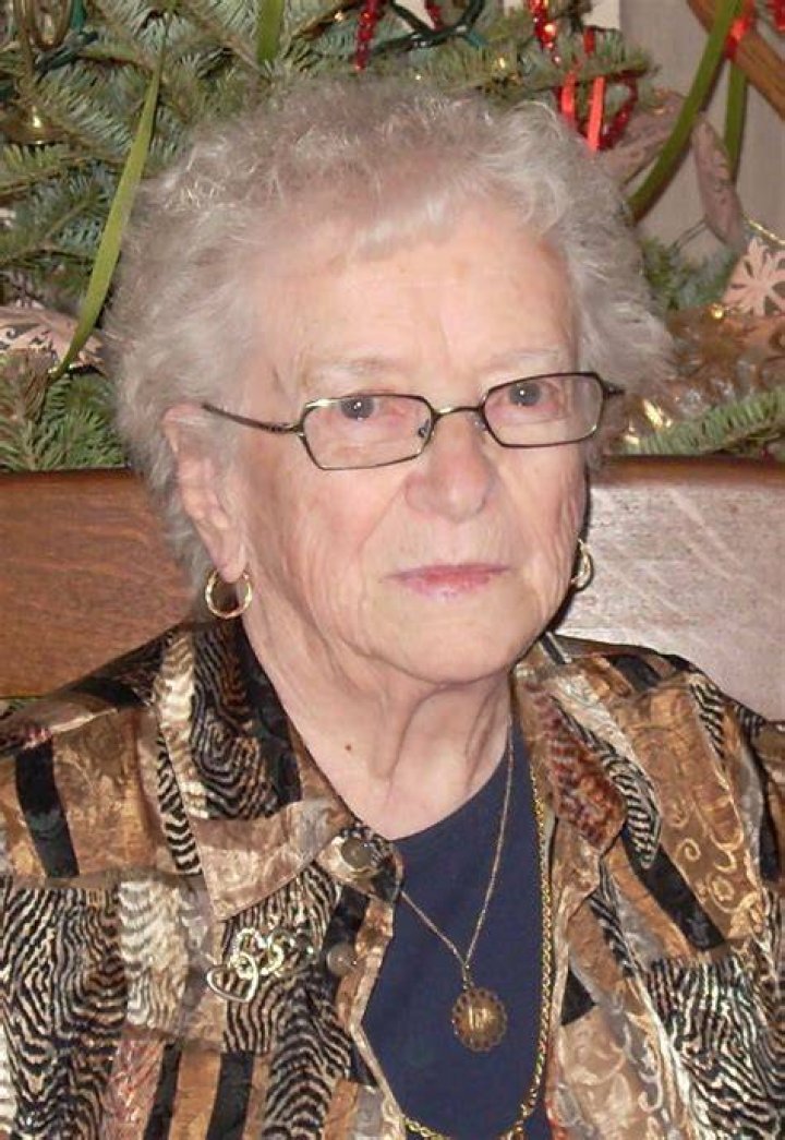 Mme Estelle Lachapelle Blais (19192013)