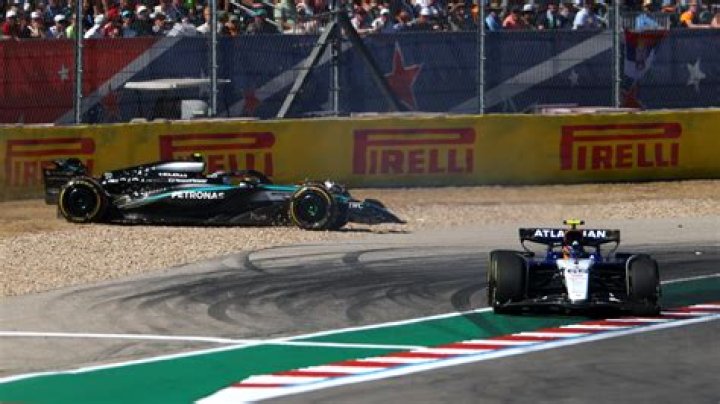 More woes for Carlos Sainz after split from Isabel Hernaez confirmed