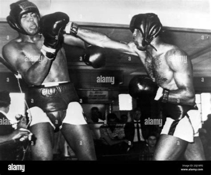 Muhammad ali, Ali and Rudolph valentino on Pinterest