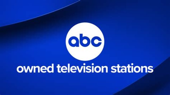 Music legend Barry Manilow ABC7 Chicago