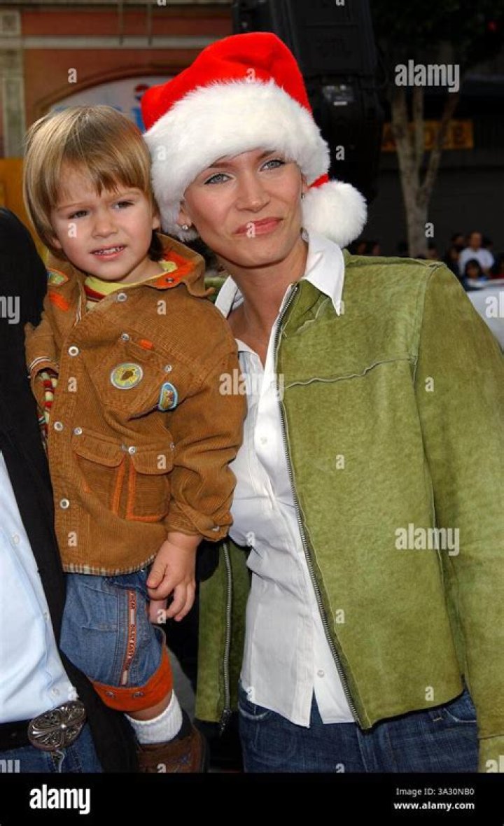Natasha henstridge and her son hires stock photography and images Alamy