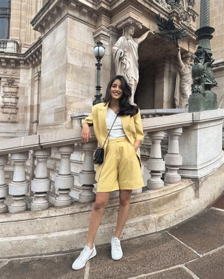 Navya Naveli Nanda biography, wiki, age, height, education, affairs