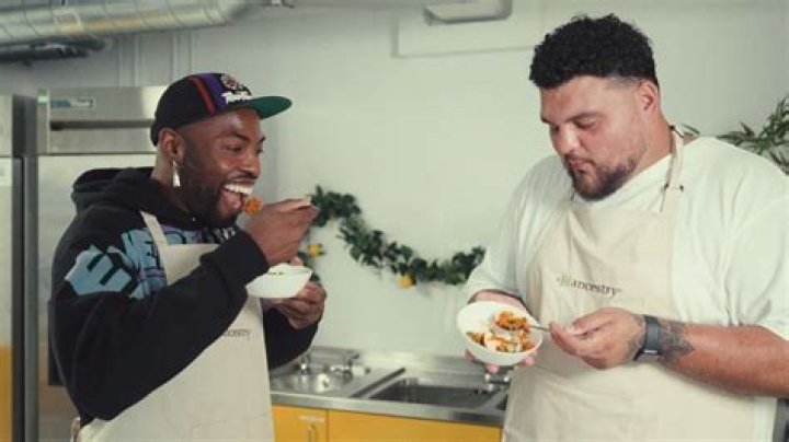 New York Comedian & Food Critic LIL "MO" MOZZARELLA