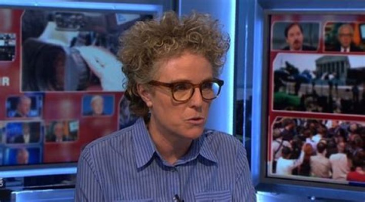 New York Times reporter Susanne Craig wins first Nellie Bly award