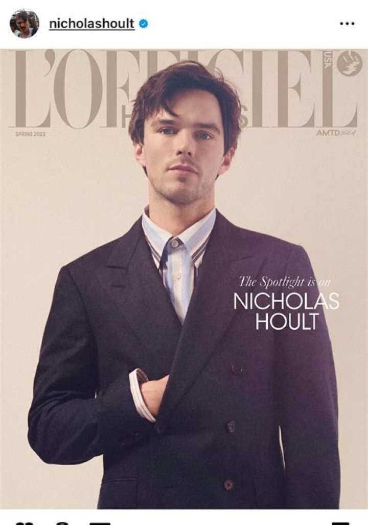 Nicholas Hoult Мужские прически, Прически