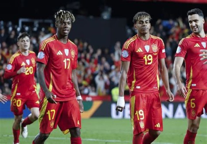 Nico Williams Makes His Athletic Club Debut Alongside Brother Inaki In